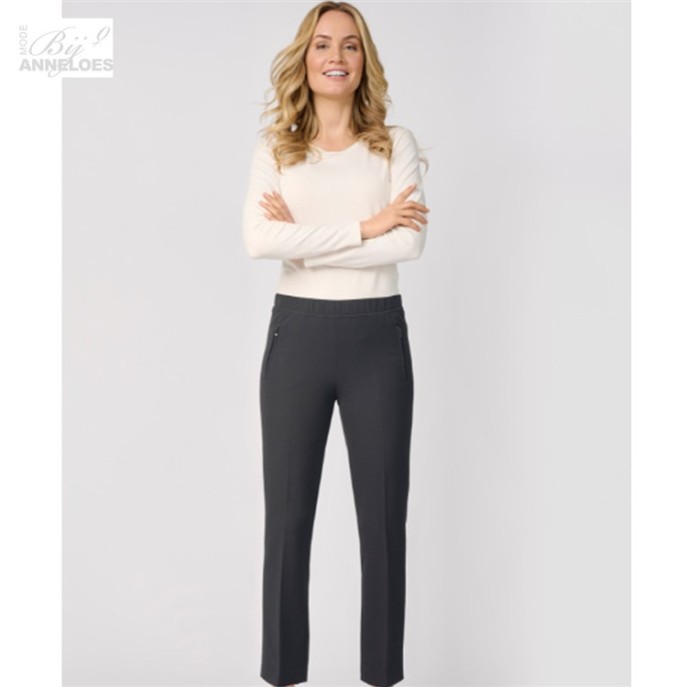 1007 Relaxed Fit - Zwart